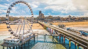 Private beach nearby - Ramada by Wyndham The Hague Scheveningen (The Hague)