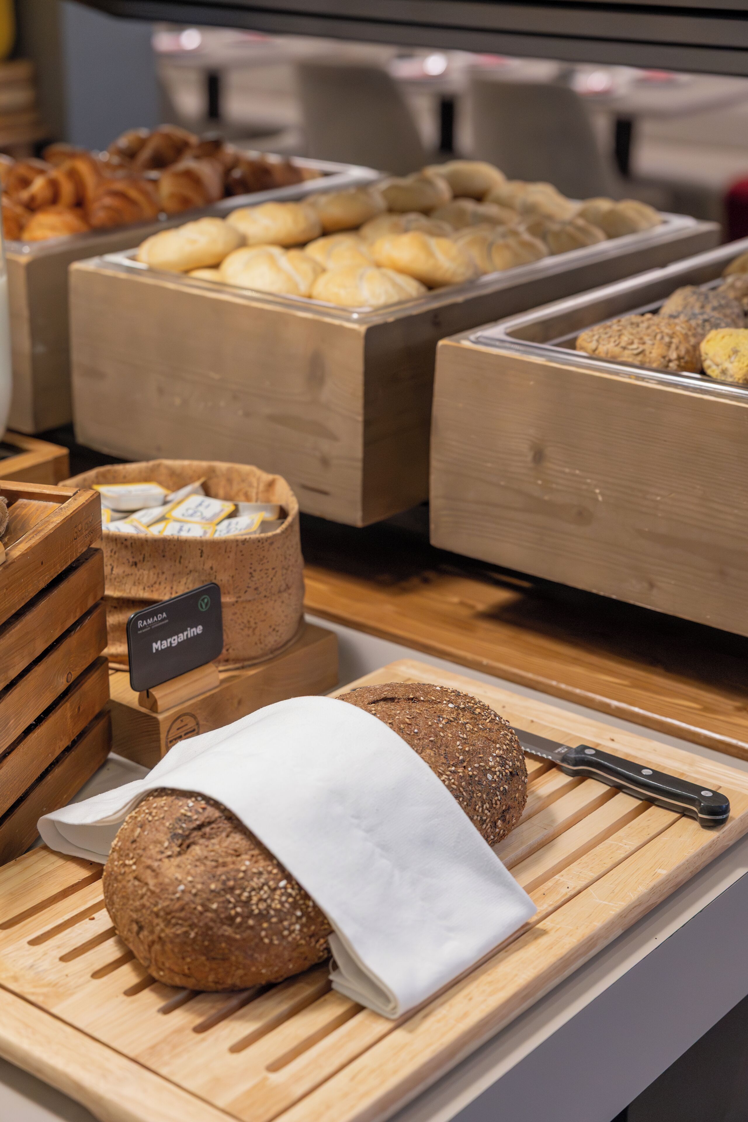 Petit déjeuner buffet servi tous les jours en supplément