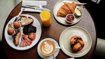 Daily cooked-to-order breakfast for a fee