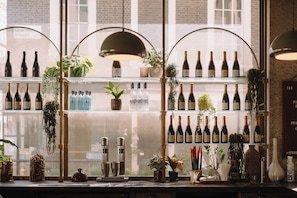 Bar (on property) - The Hoxton Holborn (London)
