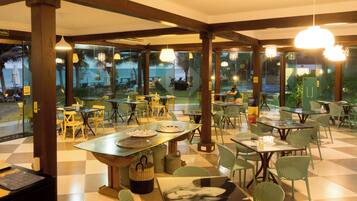 Serviço de café da manhã, vistas para a praia