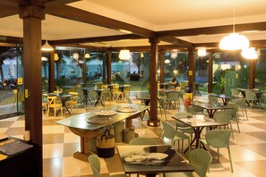 Serviço de café da manhã, vistas para a praia 