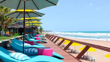 Vista para praia/oceano