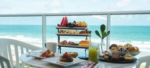 Desayuno bufé gratuito y diario