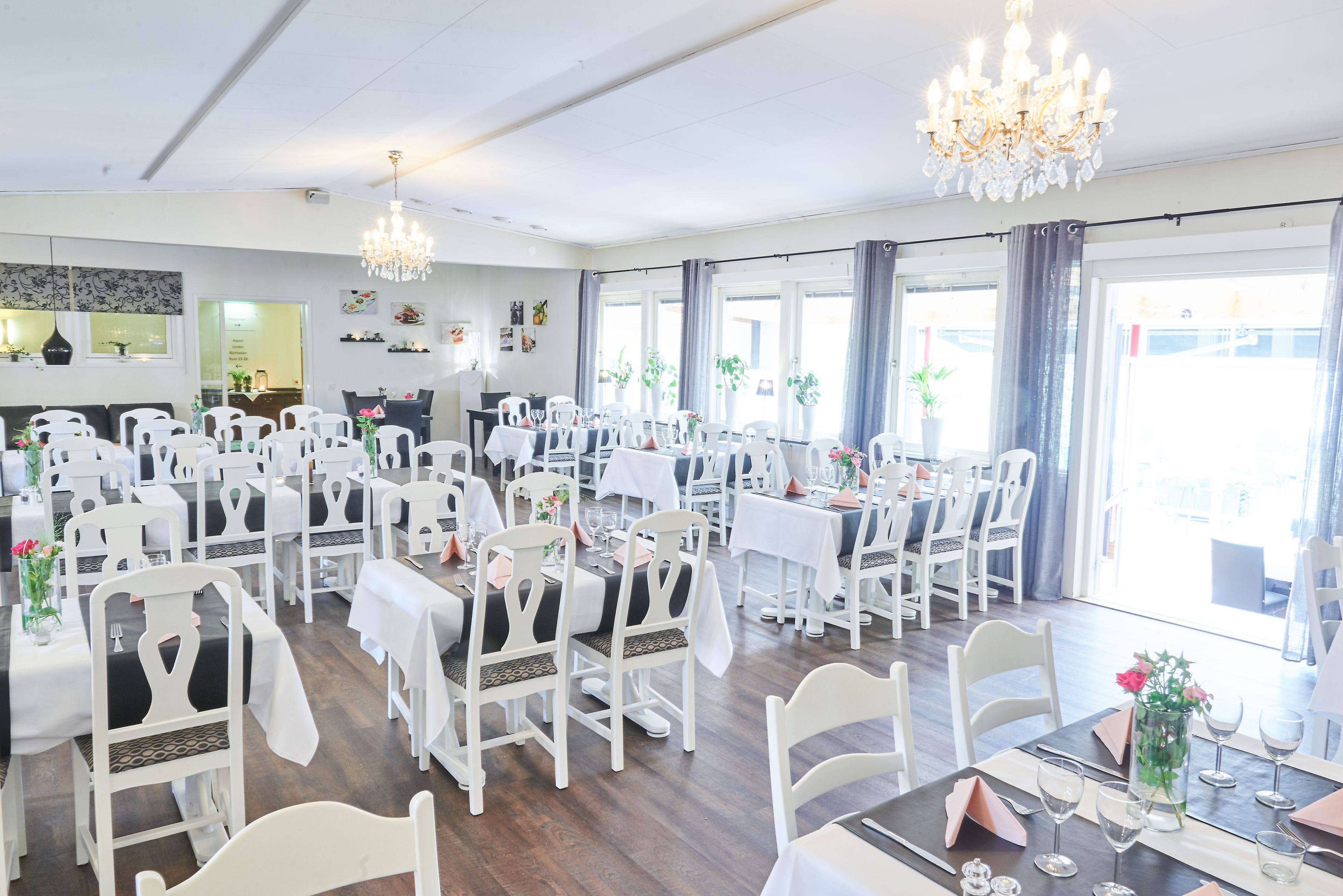 Breakfast, lunch, dinner served; local cuisine 