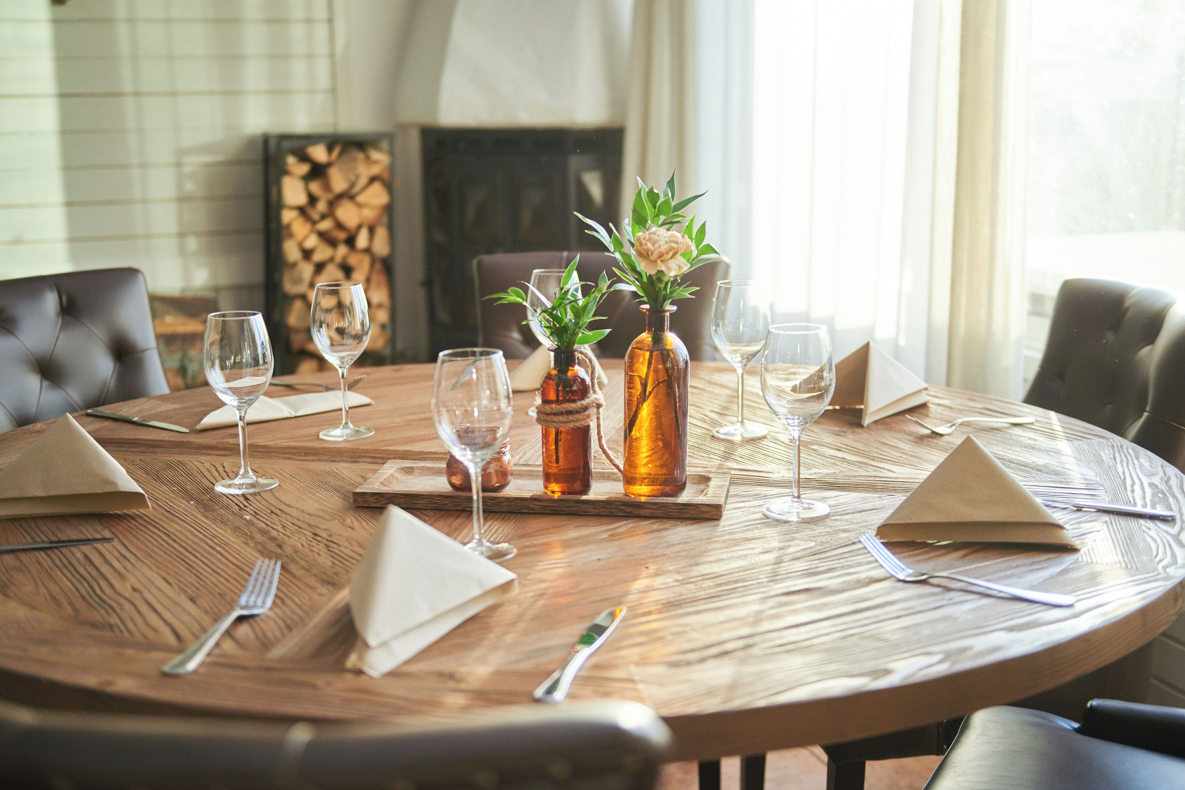 breakfast, lunch, dinner served; local cuisine