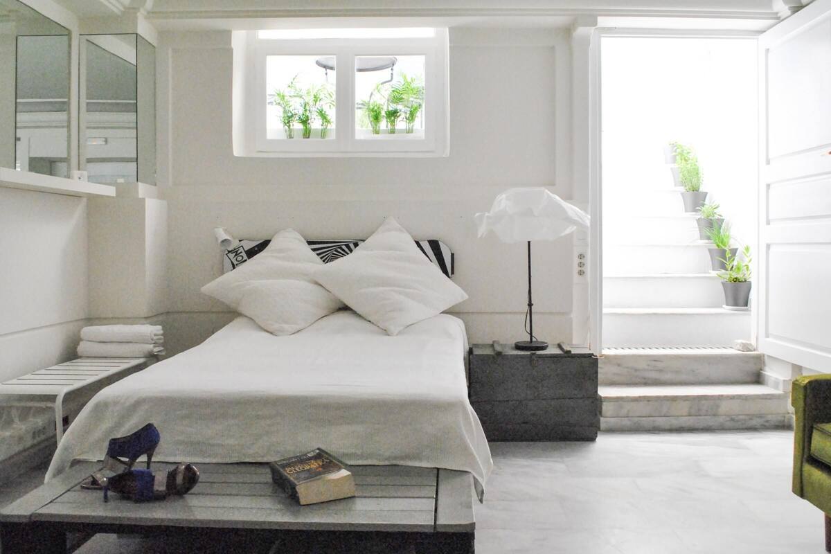 Suite, 1 kingsize-seng, hageutsikt (Suite) | Wi-fi (inkludert)