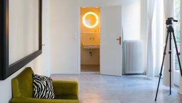 Suite de luna de miel, 1 cama Queen size, vista a la ciudad (Suite) | Sala de estar