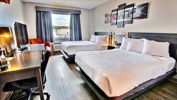 Chambre Supérieure, 2 lits doubles | Bureau, espace de travail pour ordinateur portable, rideaux occultants