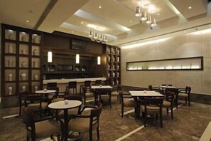 Dining - SK Premium Park (New Delhi)