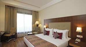 Minibar, in-room safe, free WiFi - SK Premium Park (New Delhi)
