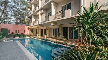 Seasonal outdoor pool