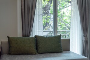 View from room - Cozytel Chiangmai (Chiang Mai)