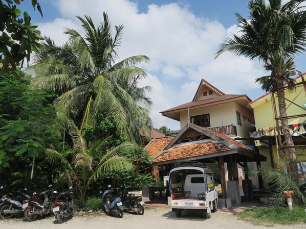 숙박 시설 정면