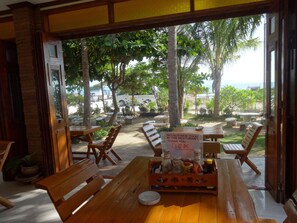 Déjeuner, dßner et souper servis sur place; cuisine thaïlandaise