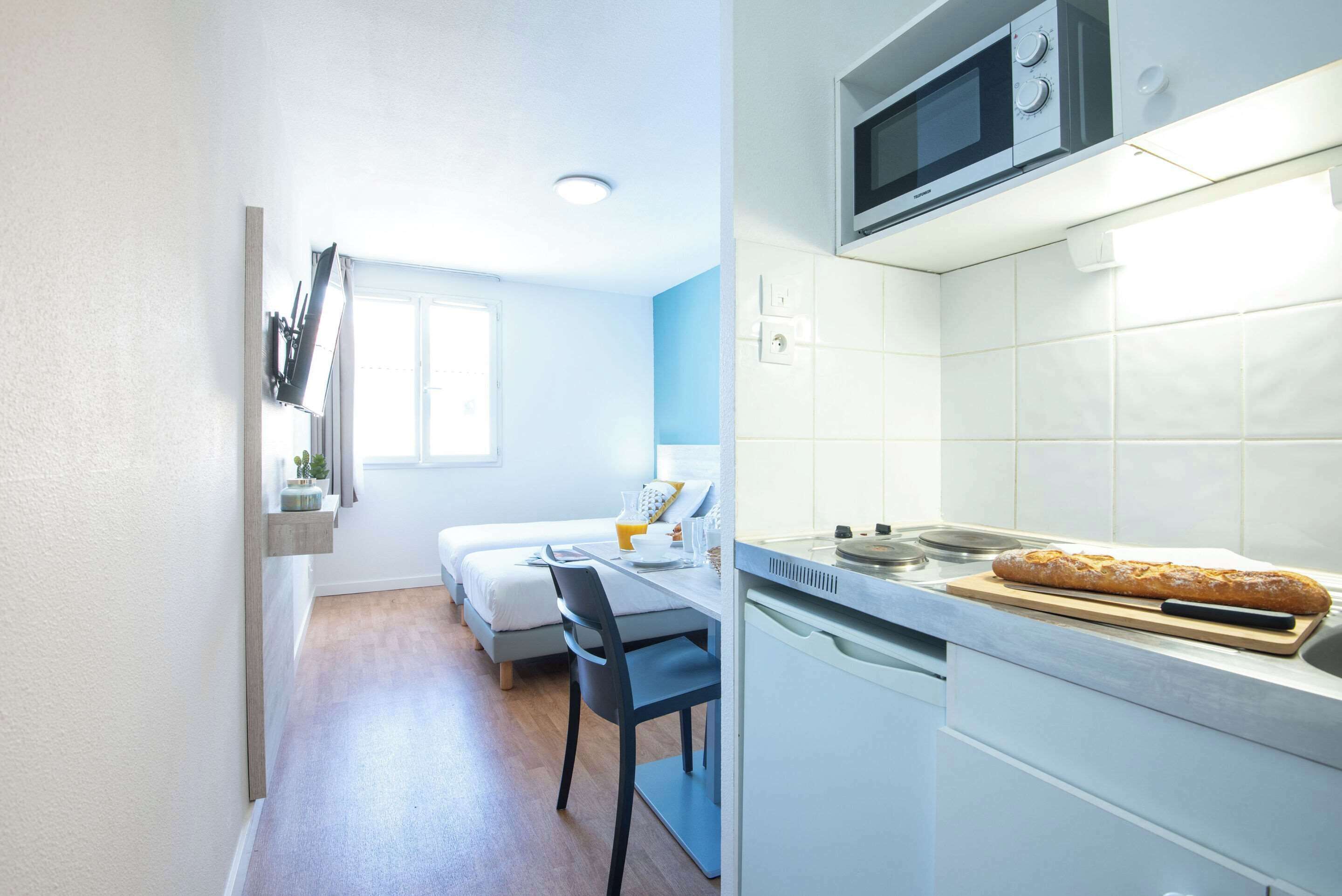 Studio twin standard | Desk, soundproofing, cribs (free), WiFi (free)