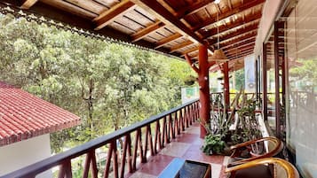 Royal Cottage | 1 bedroom, soundproofing, iron/ironing board, free WiFi
