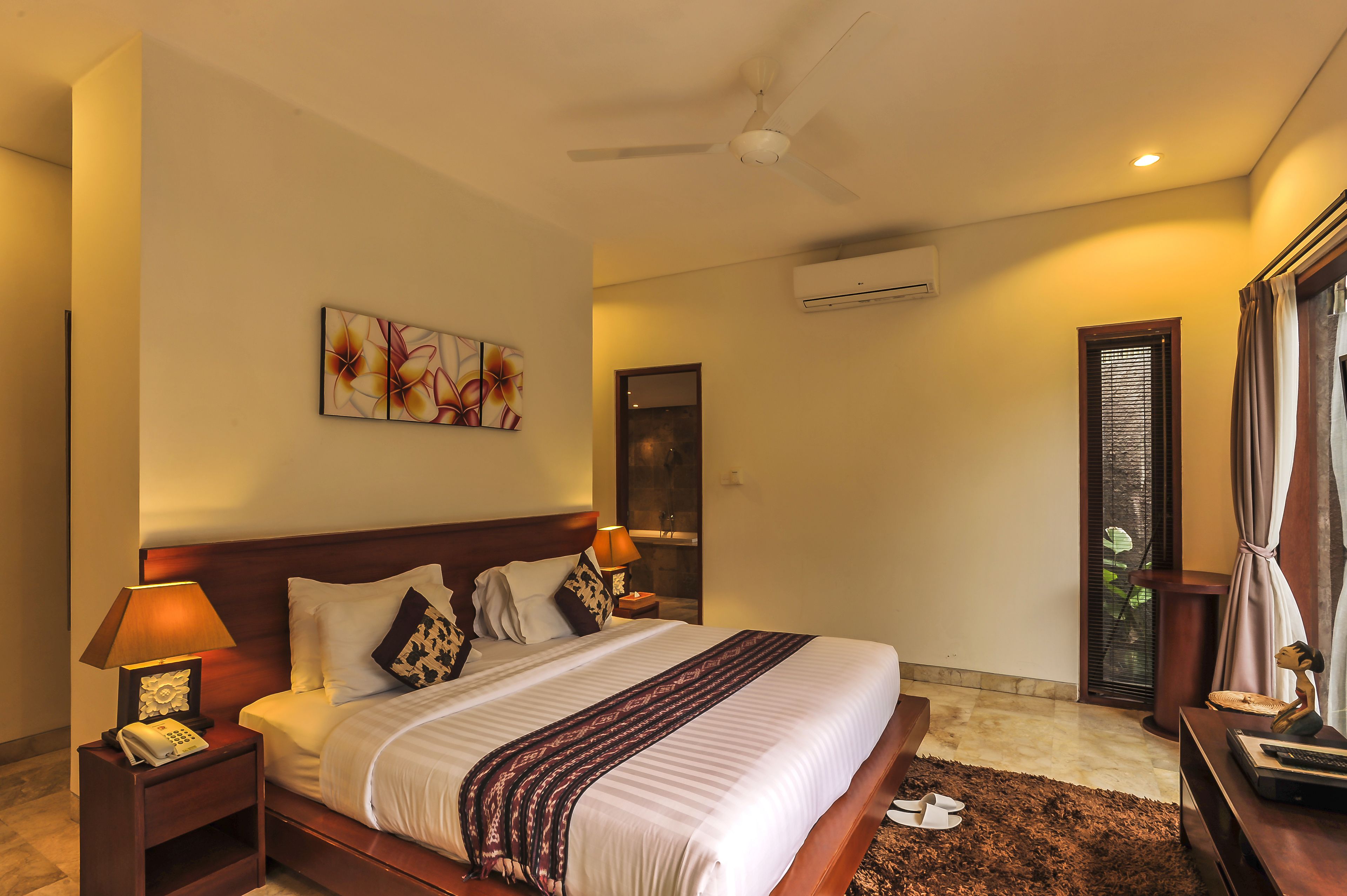 Minibar, in-room safe, free WiFi, bed sheets