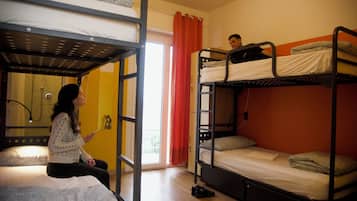 Caja de seguridad en la habitación y decoración personalizada