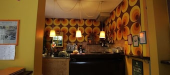 Sunflower City Student Hostel & Bar