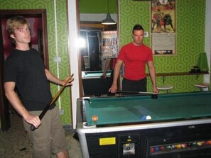 Games room - Sunflower City Student Hostel & Bar (Rimini)