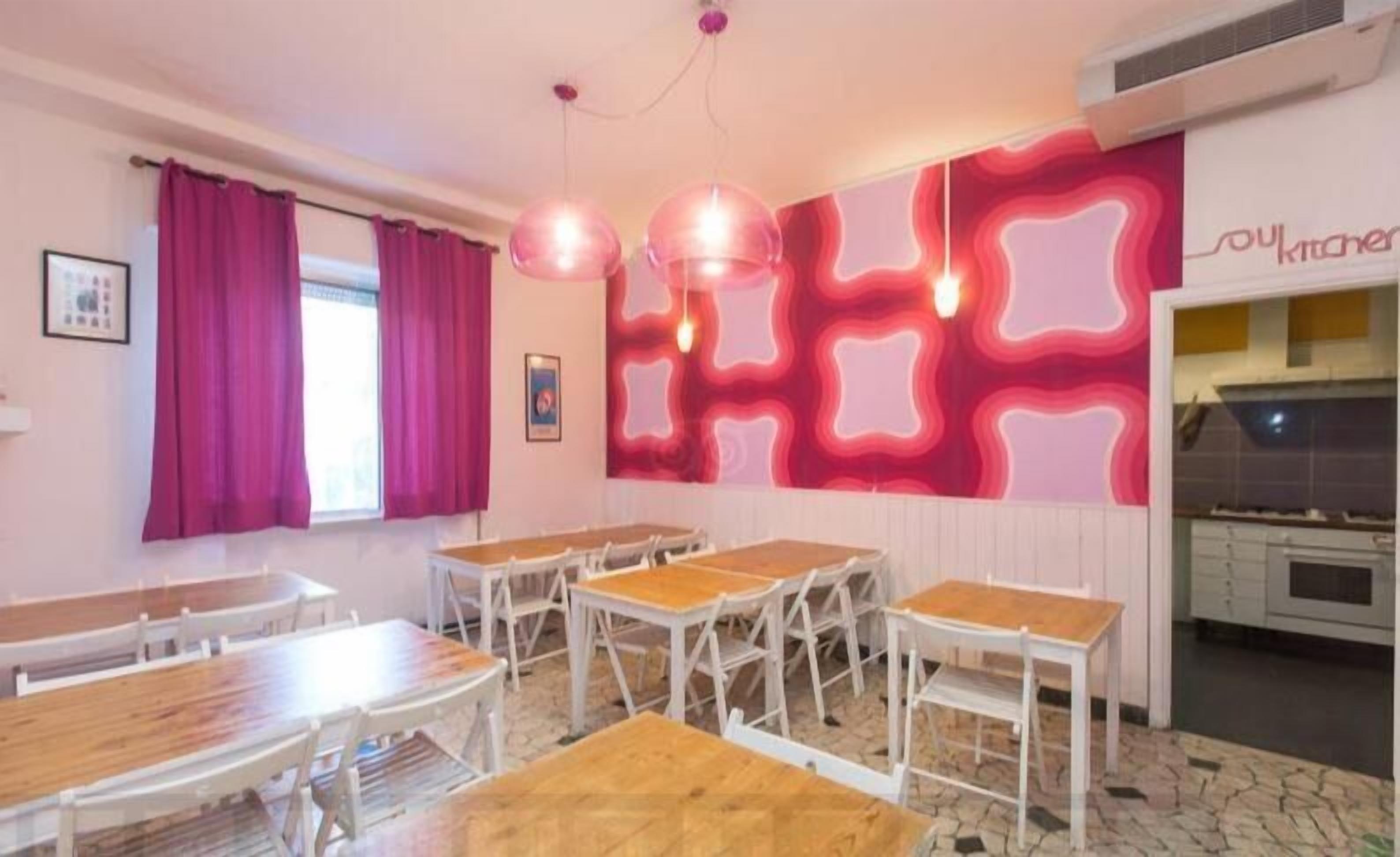 Photo - Sunflower City Student Hostel & Bar