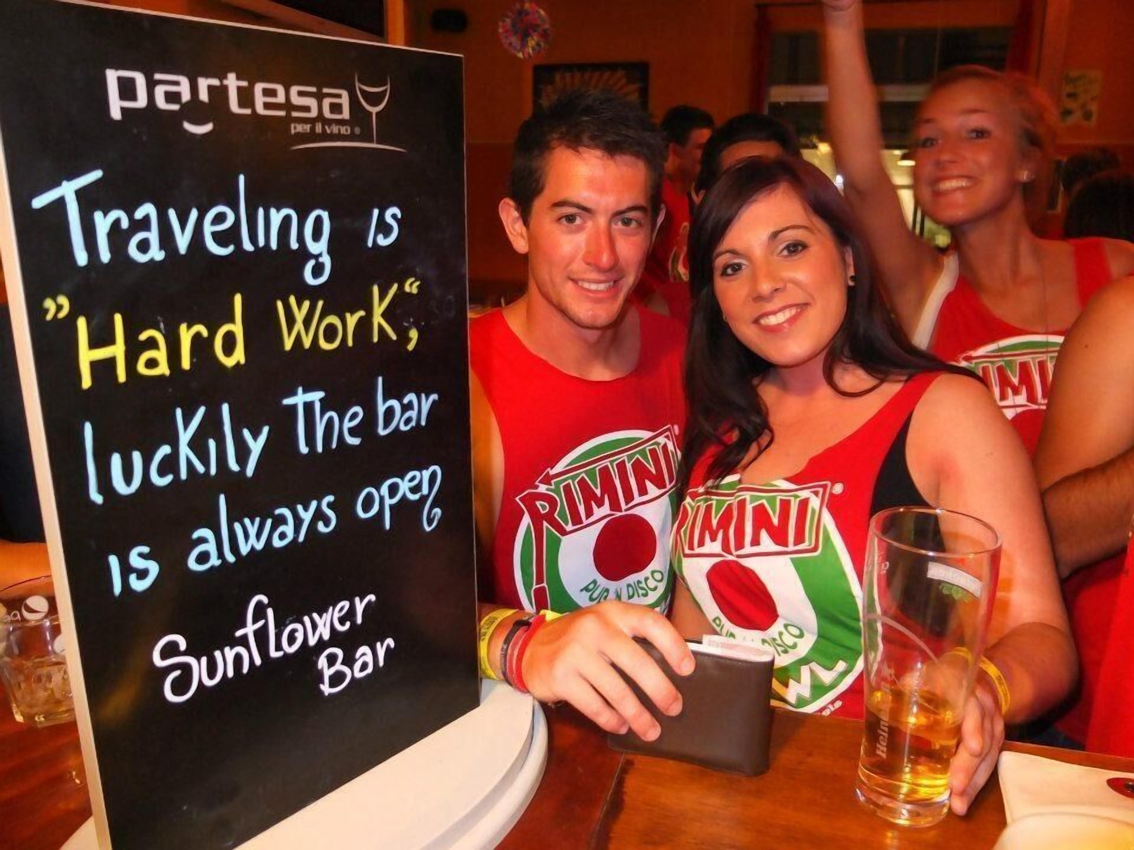 Photo - Sunflower City Student Hostel & Bar