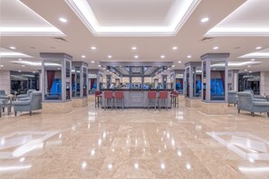 3 من البارات/الاستراحات، بار على حمام السباحة، بار على الشاطئ