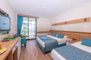 Ücretsiz minibar, odada kasa, güneşlik/perde 