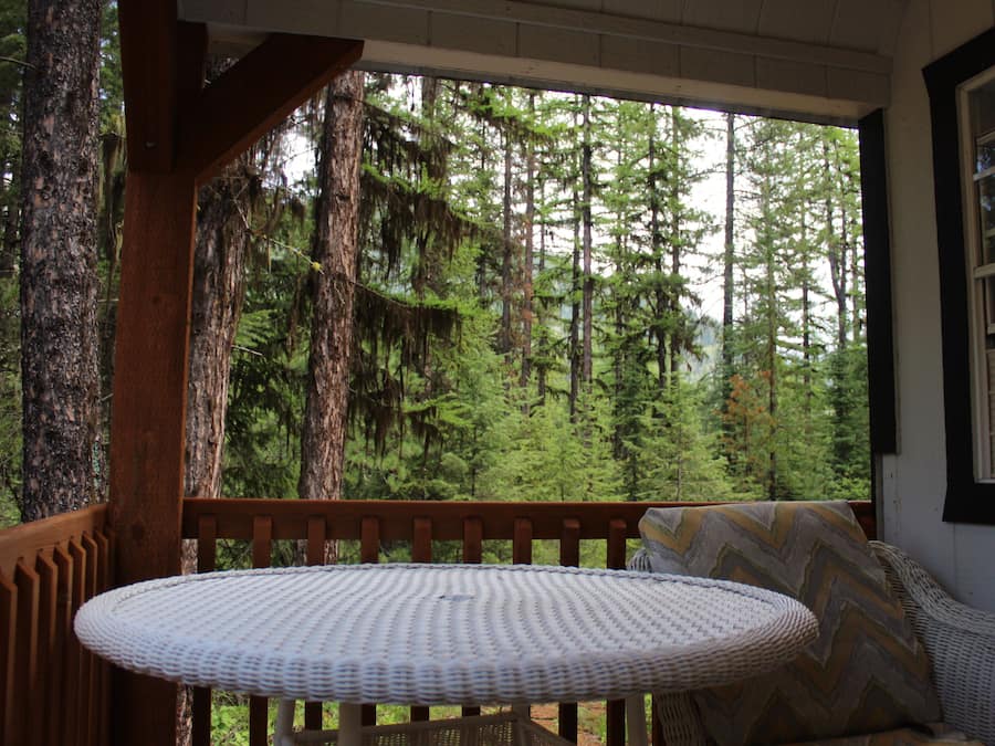 White Cabin | Living area