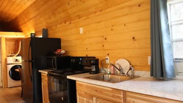 Brown Cabin | Private kitchen