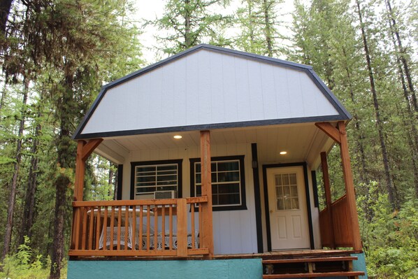 White Cabin | Living area