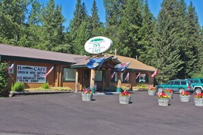 Café - Glacier Haven Inn (Essex)