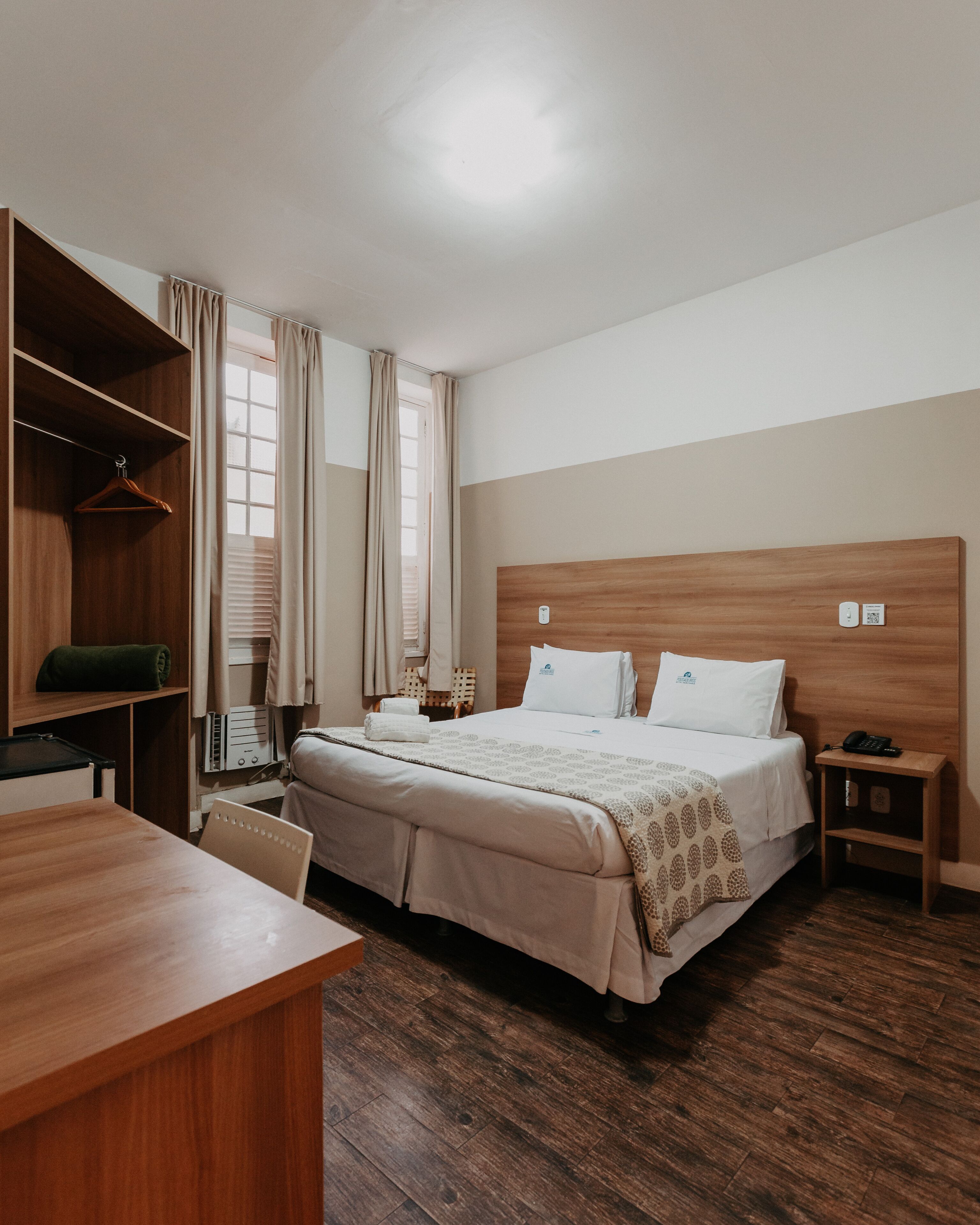 Quarto duplo econômico, 1 cama de casal | Frigobar, Wi-Fi de cortesia, roupa de cama