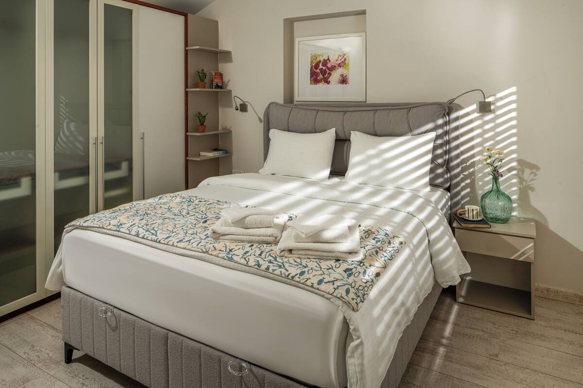 Family Suite 201 | In-room safe, laptop workspace, blackout drapes