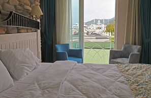 シティ トリプルルーム | バスルーム | シャワー、バスアメニティ (無料)、ヘアドライヤー、スリッパ