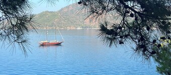 Dedeminn Marina Hotel