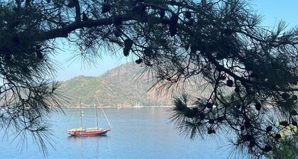 Dedeminn Marina Hotel