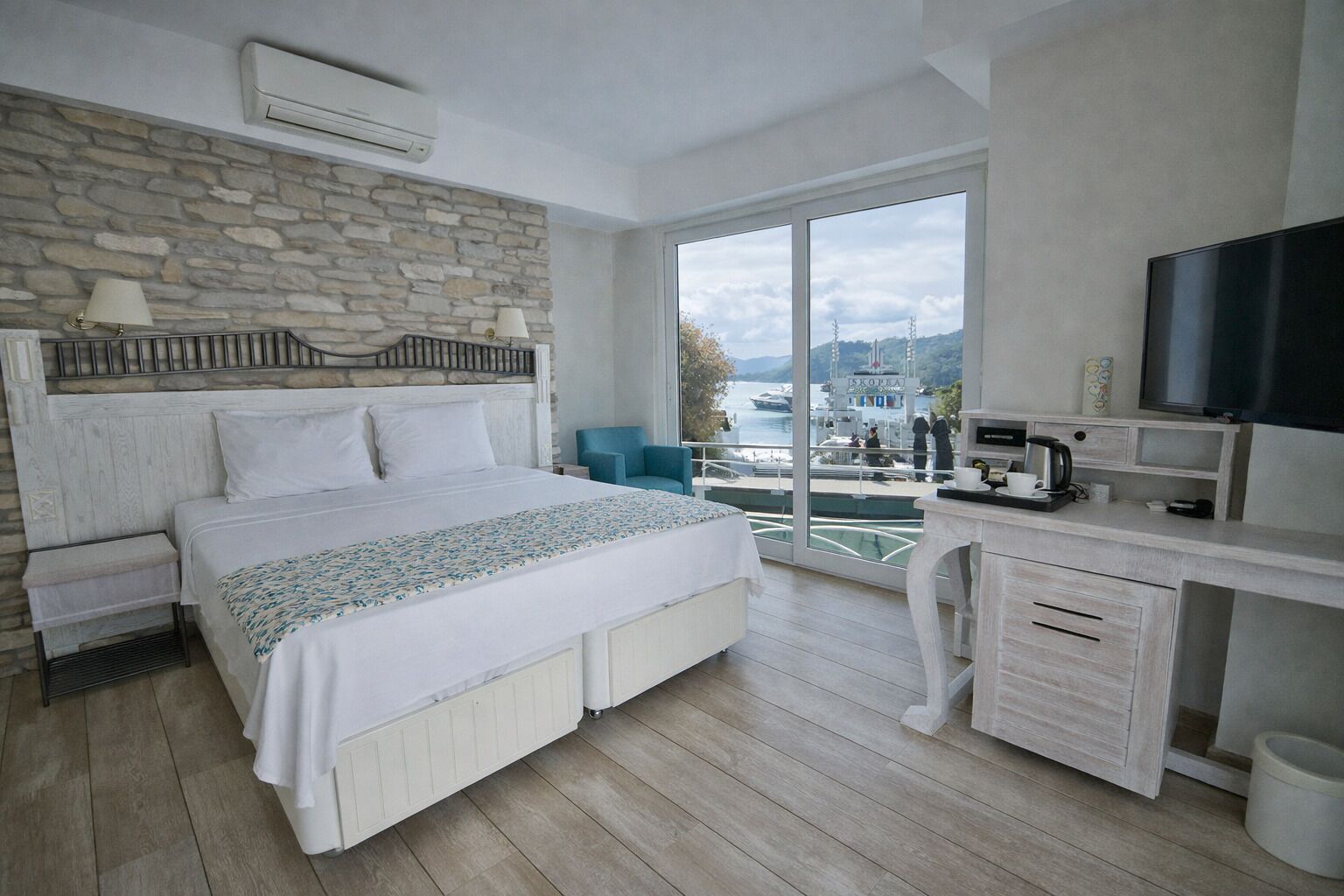 DELUXE ROOM DENIZ MANZARALI | Minibaari, tallelokero huoneessa