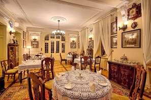 Free breakfast - Pałac Tłokinia (Opatowek)