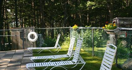 Hinckley's Dreamwood Cottages