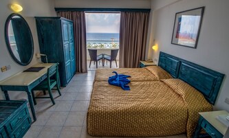 In-room safe, free cribs/infant beds, WiFi