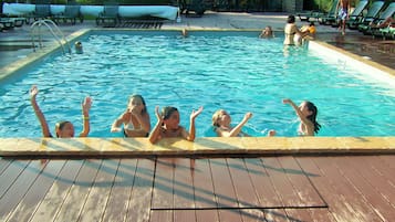 Piscine extérieure