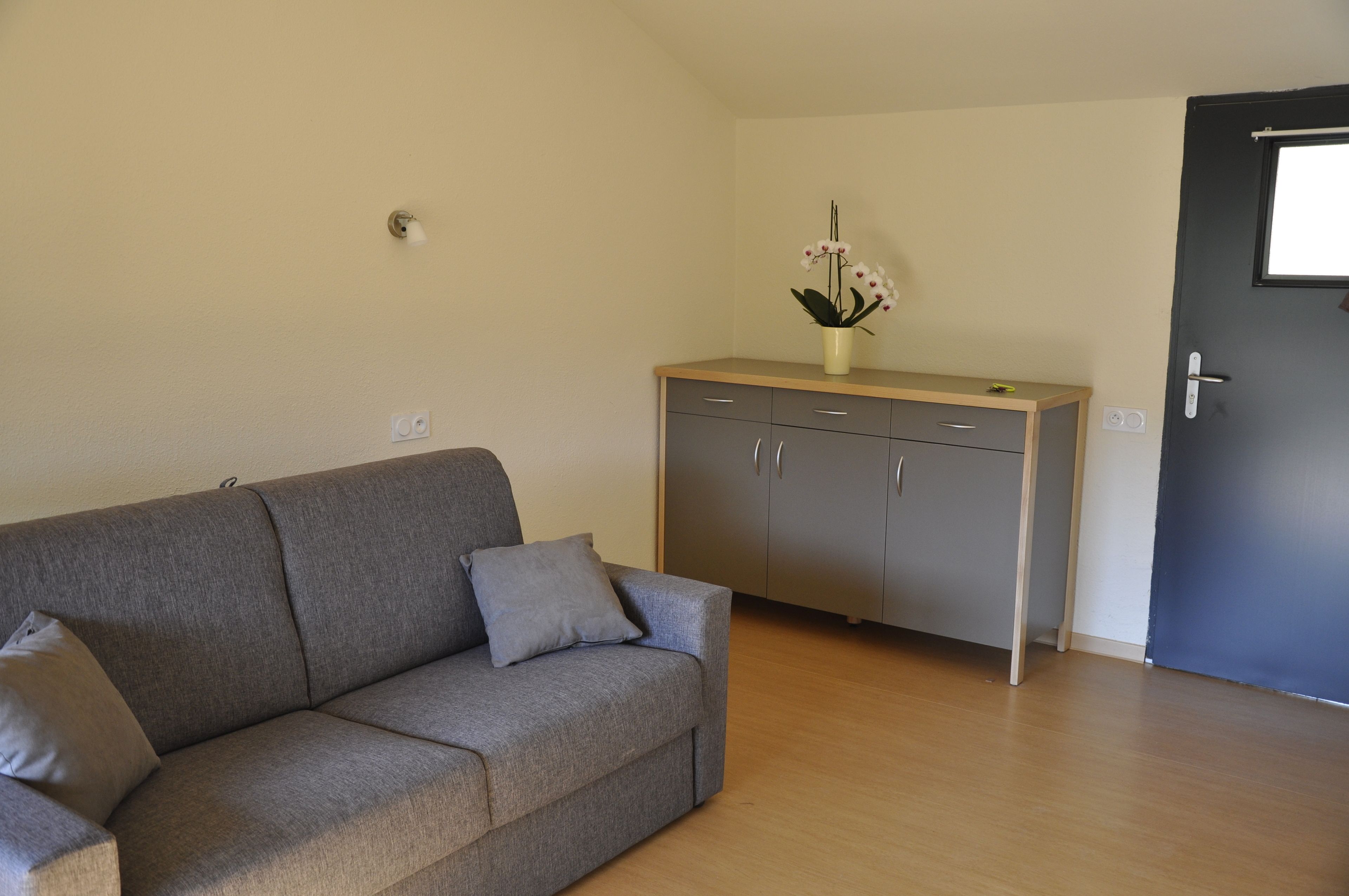 Exclusive House | Living area | Flat-screen TV, table tennis