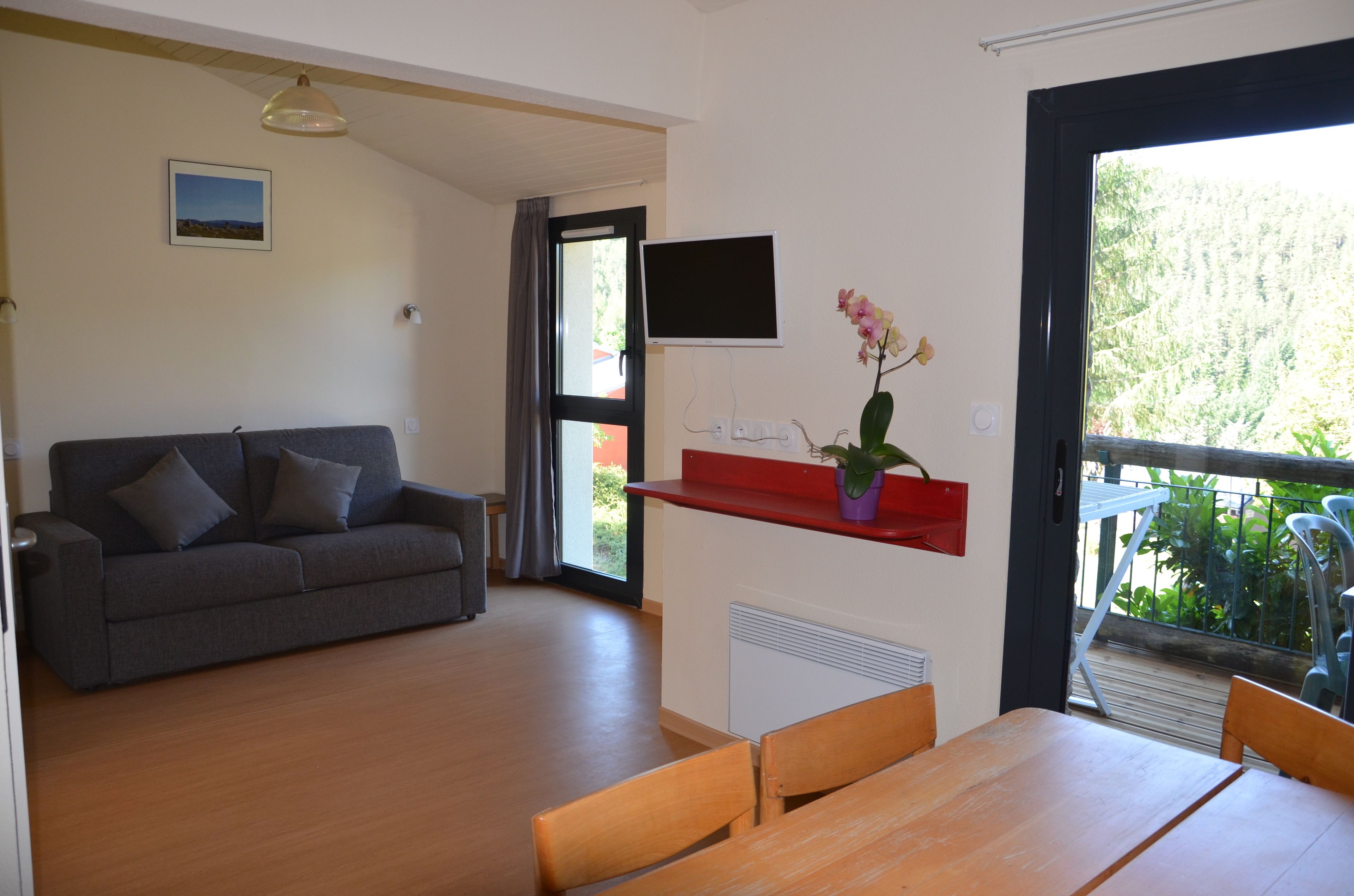 Premium huis | Verduisterende gordijnen, een strijkplank/strijkijzer