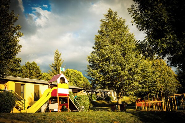 Außen-Kinderspielplatz