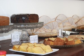 Breakfast buffet - Pousada Quatro Estações (Ipojuca)