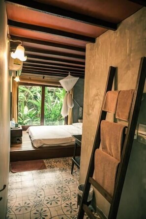 Individually decorated, individually furnished, desk, rollaway beds - Chiang Maan Residence (Chiang Mai)