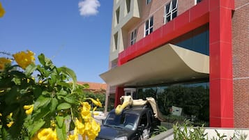 Estacionamento com manobrista (sujeito a cobrança) (BRL 15.00 por dia)