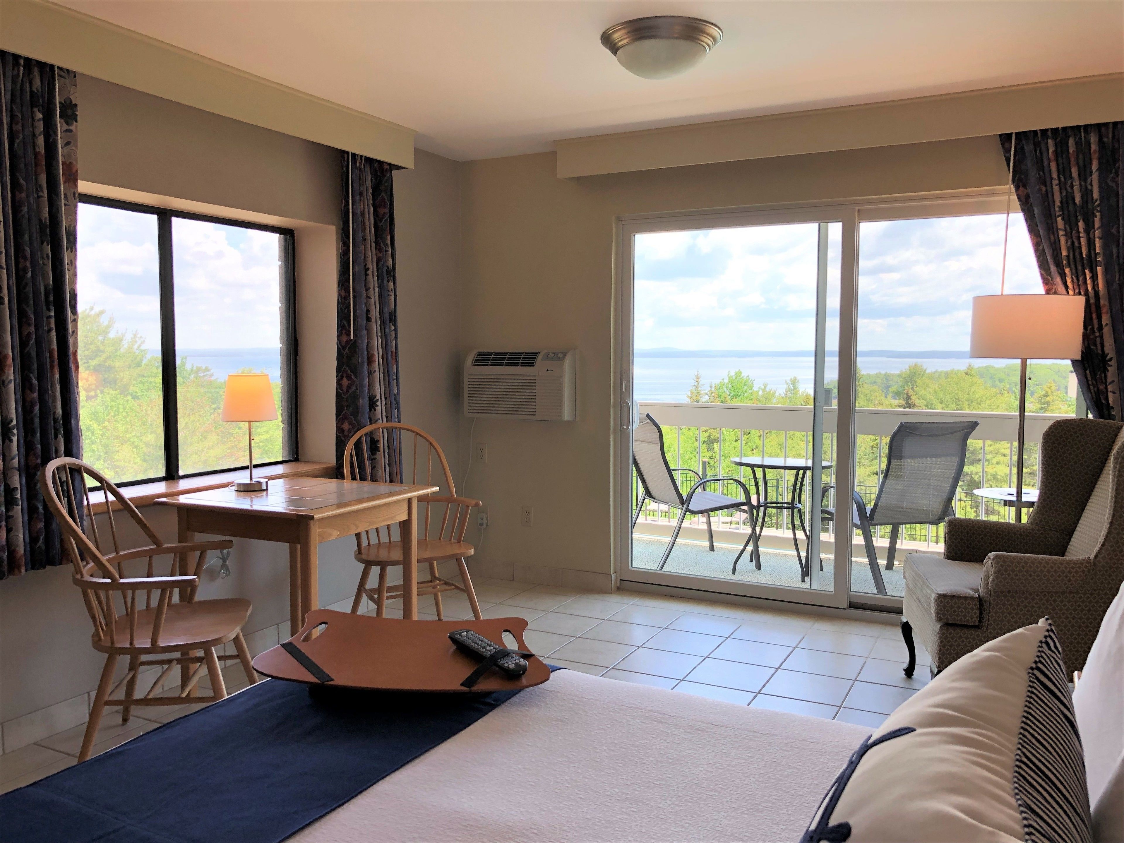 ADA King Room, 1 King Bed, Accessible, Balcony, Ocean View (1st Floor)